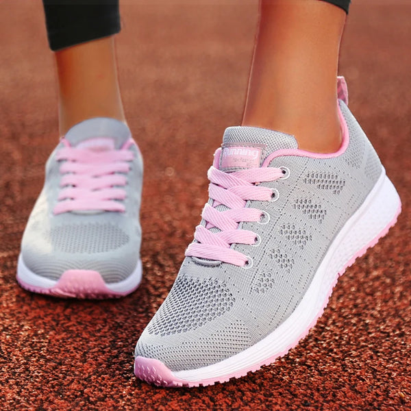 women's lightweight lace-up walking shoes